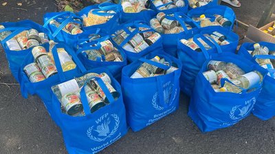 У Миколаєві почали видавати продуктові набори для безробітних