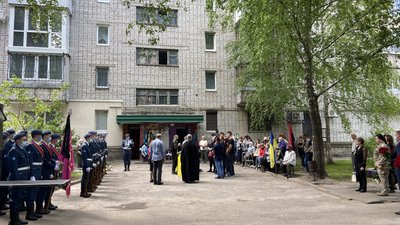 На Полтавщині прощаються із загиблим воїном Миколою Лебідем