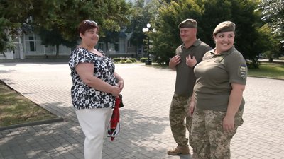 Парад військових: у місті на Волині зустріли військових 14 ОМБР