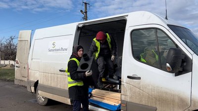 Волонтери встановлюють жителям Миколаївщини буржуйки