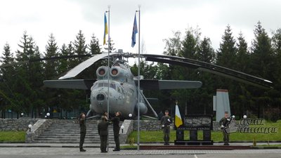 Пам’ять загиблих вшанували і у військовій частині в Олександрії Пам’ять загиблих вшанували і у військовій частині в Олександрії