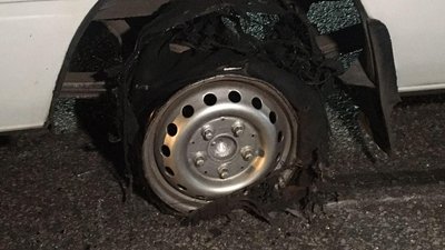 Поліція розслідує обстріл автобуса під Харковом як хуліганство Поліція розслідує обстріл автобуса під Харковом як хуліганство