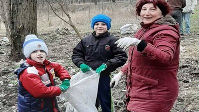 Жителі двох районів Запоріжжя провели суботник