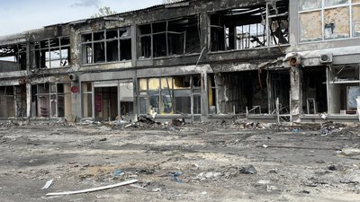 У Херсоні демонтували ринок "Кристал": як до цього ставляться підприємці та городяни У Херсоні демонтували ринок "Кристал": як до цього ставляться підприємці та городяни