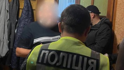 Продавав алкоголь, зброя, поліція, Франківськ
