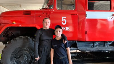 У Харкові встановили дошку на честь загиблого рятувальника Олександра Подольского У Харкові встановили дошку на честь загиблого рятувальника Олександра Подольского