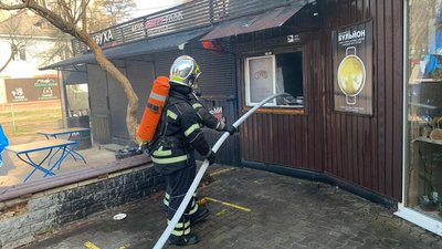 У Рівному горіла "Шавуха". Ймовірна причина – коротке замикання У Рівному горіла "Шавуха". Ймовірна причина – коротке замикання