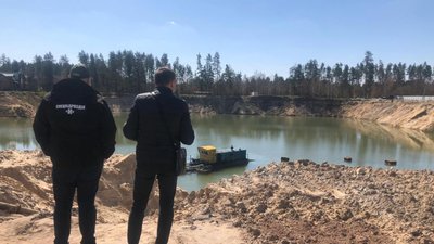 На Житомирщині СБУ заблокувала незаконне добування піску – державі завдано збитків на 42 мільйони