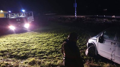 На Миколаївщині перекинувся автомобіль На Миколаївщині перекинувся автомобіль