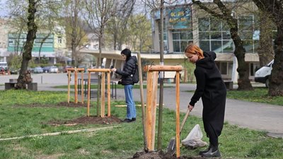У Львові висадили дерева на пам'ять про загиблих воїнів, 4 квітня 2024 У Львові висадили дерева на пам'ять про загиблих воїнів, 4 квітня 2024
