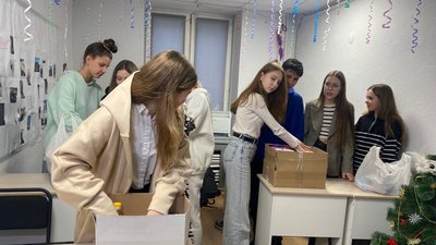 Потрібні продукти та засоби гігієни: дніпряни відправляють гуманітарну допомогу у Херсон Потрібні продукти та засоби гігієни: дніпряни відправляють гуманітарну допомогу у Херсон