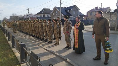 "Десятка" вшанувала пам’ять командира взводу Олександра Маланчука "Десятка" вшанувала пам’ять командира взводу Олександра Маланчука