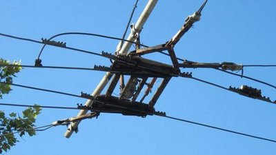 У Херсоні аварійні бригади перевіряють стан тролейбусних ліній
