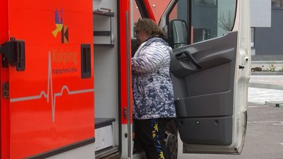 Благодійники з Німеччини передали реанімобіль військовим 14-ої волинської бригади Благодійники з Німеччини передали реанімобіль військовим 14-ої волинської бригади