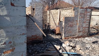 “Згоріло все”, — історія мешканки Сумщини, яка втратила домогосподарство через російський снаряд “Згоріло все”, — історія мешканки Сумщини, яка втратила домогосподарство через російський снаряд