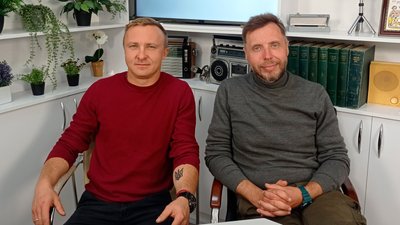 Волонтери, що допомагають розбирати пошкоджені будинки в Чернігові: що встигли зробити за літо та як допомагала держава Волонтери, що допомагають розбирати пошкоджені будинки в Чернігові: що встигли зробити за літо та як допомагала держава