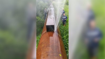 На водогоні біля Чернівців тричі за добу проривало трубу
