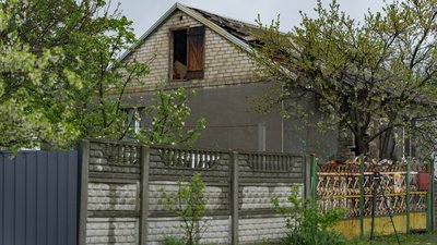 Війська РФ вдарили по приватному будинку у Дніпрі – фоторепортаж Війська РФ вдарили по приватному будинку у Дніпрі – фоторепортаж
