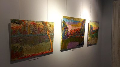 Виставку картин на тему екології представив сумський художник Володимир Ільченко