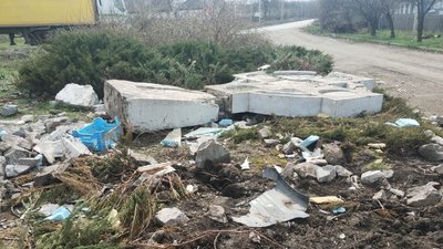"Страшно, але ми звикли". У Суботцях на Кіровоградщині є ділянка дороги з підвищеною аварійністю "Страшно, але ми звикли". У Суботцях на Кіровоградщині є ділянка дороги з підвищеною аварійністю