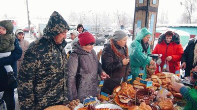 Купила монокуляр для бійців: семирічна черкащанка допомагає воїнам Купила монокуляр для бійців: семирічна черкащанка допомагає воїнам