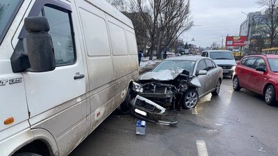 У Тернополі сталася потрійна ДТП