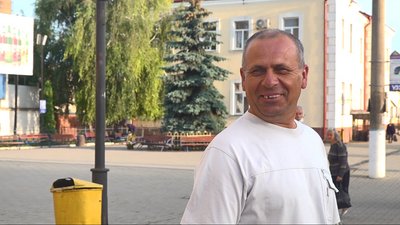 Попри "червону зону" деякі поїзди в Тернополі зупинялися: висаджували і брали пасажирів Попри "червону зону" деякі поїзди в Тернополі зупинялися: висаджували і брали пасажирів