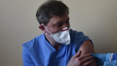 Перший вакцинований від COVID-19 волинянин розповів, як почувається після щеплення