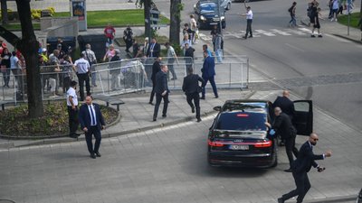 Європейські політики засудили напад на прем'єра Словаччини Роберта Фіцо