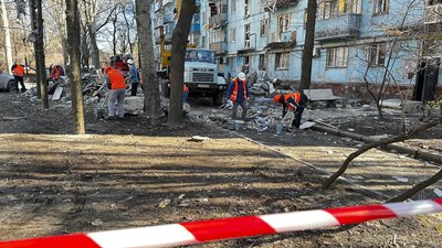 "Ніч дуже складна". Очевидці про ракетний обстріл Запоріжжя "Ніч дуже складна". Очевидці про ракетний обстріл Запоріжжя