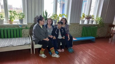 "Тут я рідний дім відчула": на Полтавщині переселенка з інвалідністю шиє одяг для жителів села "Тут я рідний дім відчула": на Полтавщині переселенка з інвалідністю шиє одяг для жителів села
