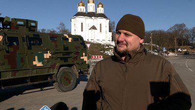 У Чернігові погасили нову марку "Зброя Перемоги" У Чернігові погасили нову марку "Зброя Перемоги"