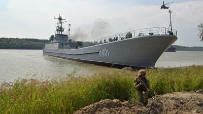 "Це гідна нагорода". Корабель, названий на честь Героя з Кіровоградщини, отримав відзнаку від Зеленського