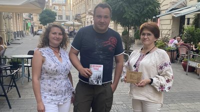 "Війна триває зараз, бо не була закінчена тоді". Книга про оборону луганського летовища у 2014 році вийде англійською