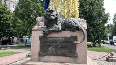 Заборона демонтажу пам’ятників у Полтаві Заборона демонтажу пам’ятників у Полтаві