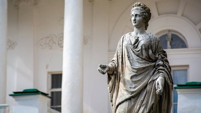 Не лише заради естетики: античні богині у дворянських палацах Чернігівщини Не лише заради естетики: античні богині у дворянських палацах Чернігівщини