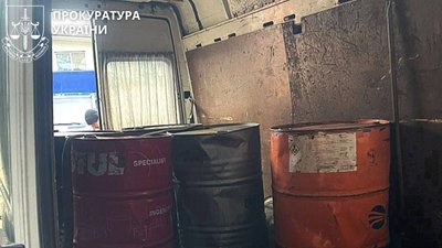 Справу про привласнені 20 тисяч літрів пального з військової частини на Донеччині передали до суду Справу про привласнені 20 тисяч літрів пального з військової частини на Донеччині передали до суду