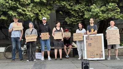 В Ужгороді 28 день поспіль проводять мирну акцію проти відставки ексміністра Федорова