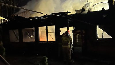 В Ужгороді на Слов'янській набережній згорів заклад громадського харчування В Ужгороді на Слов'янській набережній згорів заклад громадського харчування