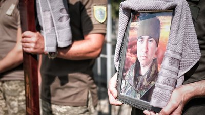 "У селі був великий переворот, на жаль, ціною його загибелі". Історія бійця з Буковини Дмитра Чайки "У селі був великий переворот, на жаль, ціною його загибелі". Історія бійця з Буковини Дмитра Чайки