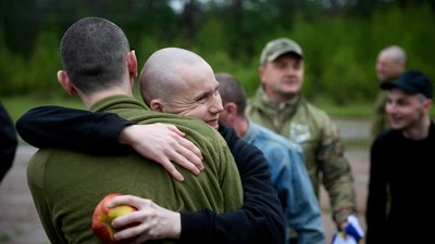 Черкащанка дочекала чоловіка з полону