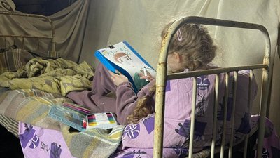 Мамо, я бачу війну. Прикарпатців запрошують долучитися до проєкту дитячих малюнків про війну Мамо, я бачу війну. Прикарпатців запрошують долучитися до проєкту дитячих малюнків про війну