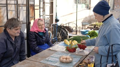 Продавці на ринку Черкаси