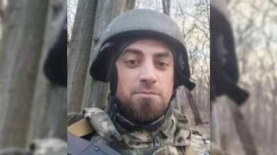 У громаді на Буковині прощаються із загиблим на війні військовим Шуйваном
