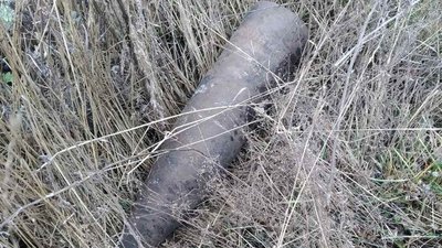 На подвір’ї у прикарпатському селі знайшли артилерійський снаряд