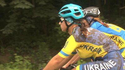 Кандидатка в майстри спорту Анастасія Плоцідим розповідає, що цей чемпіонат не перші подібні змагання. Фото Суспільне