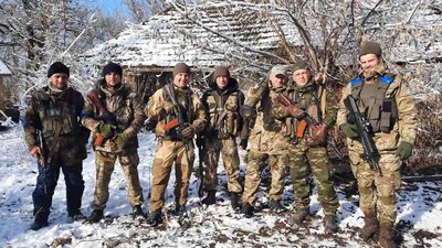 "Ніхто не народився у формі": історія прилуччанина Максима Кравченка, який підписав 4 контракти на 12 років служби в ЗСУ "Ніхто не народився у формі": історія прилуччанина Максима Кравченка, який підписав 4 контракти на 12 років служби в ЗСУ