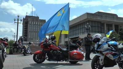 Дорогою на Львів. "Мотопробіг Єдності 2020" заїхав на годину в Івано-Франківськ Дорогою на Львів. "Мотопробіг Єдності 2020" заїхав на годину в Івано-Франківськ