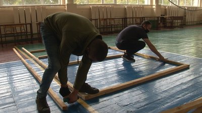 У Черкасах почали облаштовувати виборчі дільниці У Черкасах почали облаштовувати виборчі дільниці