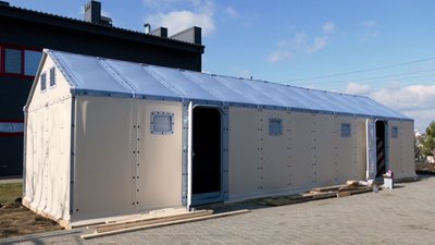 Під Одесою для переселенців встановлюють модульні будинки